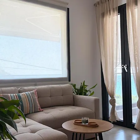 Emma Front Luxury Mola Kalyva