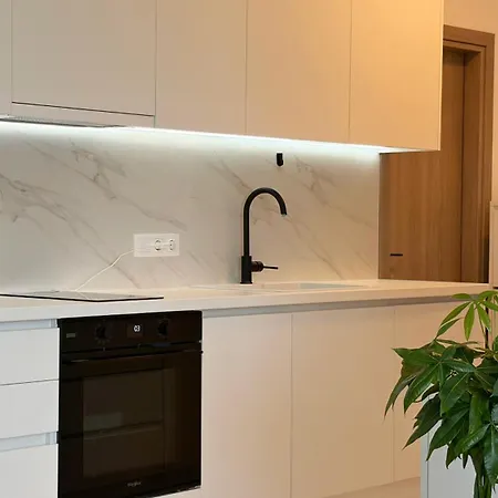 Emma Front Luxury Mola Kalyva